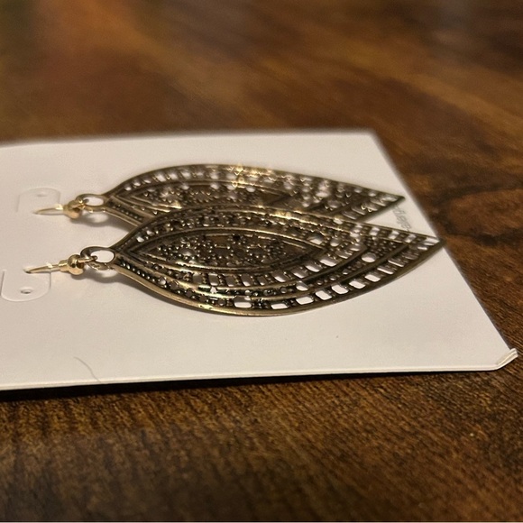 Gold Filigree Leaf Earrings - Picture 5 of 9